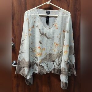 😁*BOGO SALE*😁Travelers collection blouse chico size 3